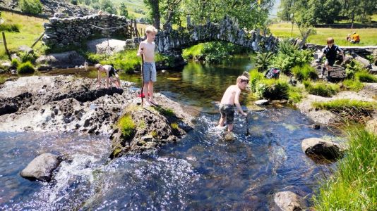 11a - Time to cool off at Slaters Bridge